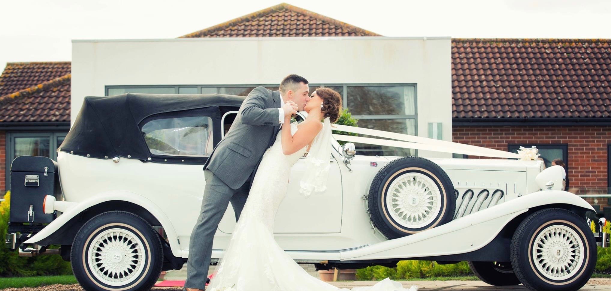A stolen wedding kiss with Bonnie at The Nottinghamshire Golf & Country Club, Nottinghamshire